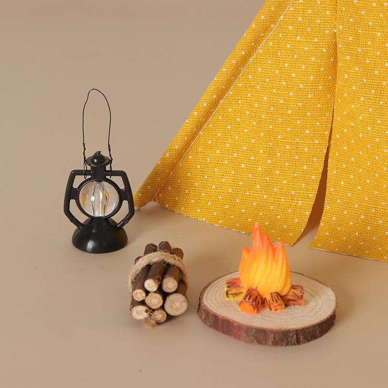 Outdoor Camping Equipment - Modelo de Tienda de Campaña a